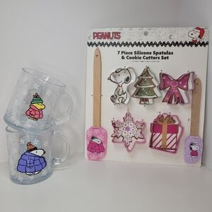 Peanuts Holiday Baking Set + 2 Glass Mugs